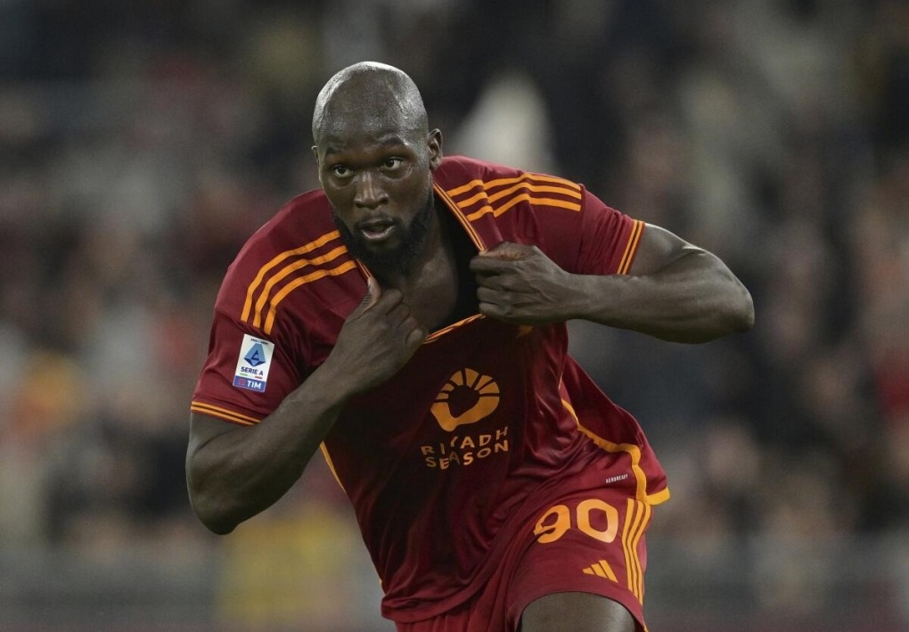 Lukaku bật khóc trong vòng tay HLV Mourinho sau bàn thắng vỡ òa cảm xúc - 1 Lukaku bật khóc trong vòng tay HLV Mourinho sau bàn thắng vỡ òa cảm xúc - 1