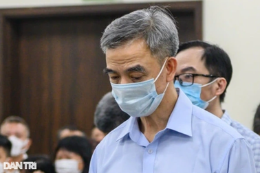 Cựu Giám đốc bệnh viện Tim Hà Nội Nguyễn Quang Tuấn bị phạt 3 năm tù