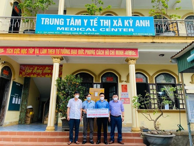 TX Lỳ Anh tiếp nhận vật tư y tê của Formosa