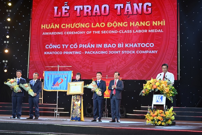 Trao Huân Chương Lao động hạng Nhì cho Công ty CP in Bao bì Khatoco