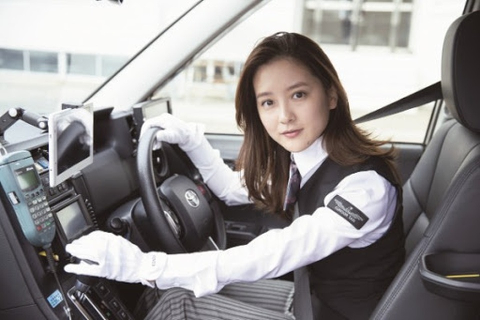 Cô gái lái taxi được mệnh danh xinh đẹp nóng bỏng nhất - 3 Cô gái lái taxi được mệnh danh xinh đẹp nóng bỏng nhất - 3