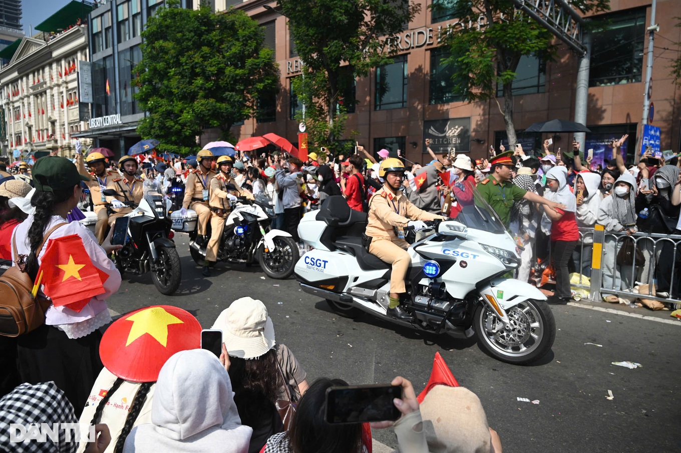 dieubinh_hoanghuong_6.jpg dieubinh_hoanghuong_6.jpg