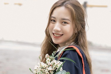 Á khôi Học viện Ngoại giao khoe ảnh kỷ yếu xinh đẹp, ấn tượng