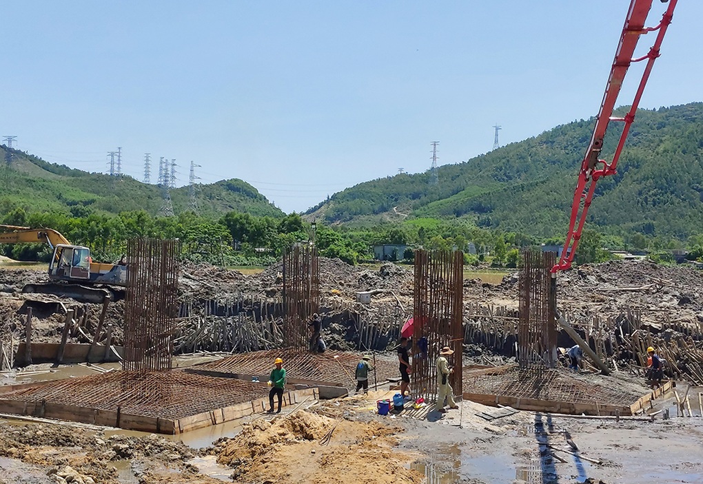 EVN hoàn thành dự án đường dây 500kV mạch 3 trong tháng 7 - 3 EVN hoàn thành dự án đường dây 500kV mạch 3 trong tháng 7 - 3