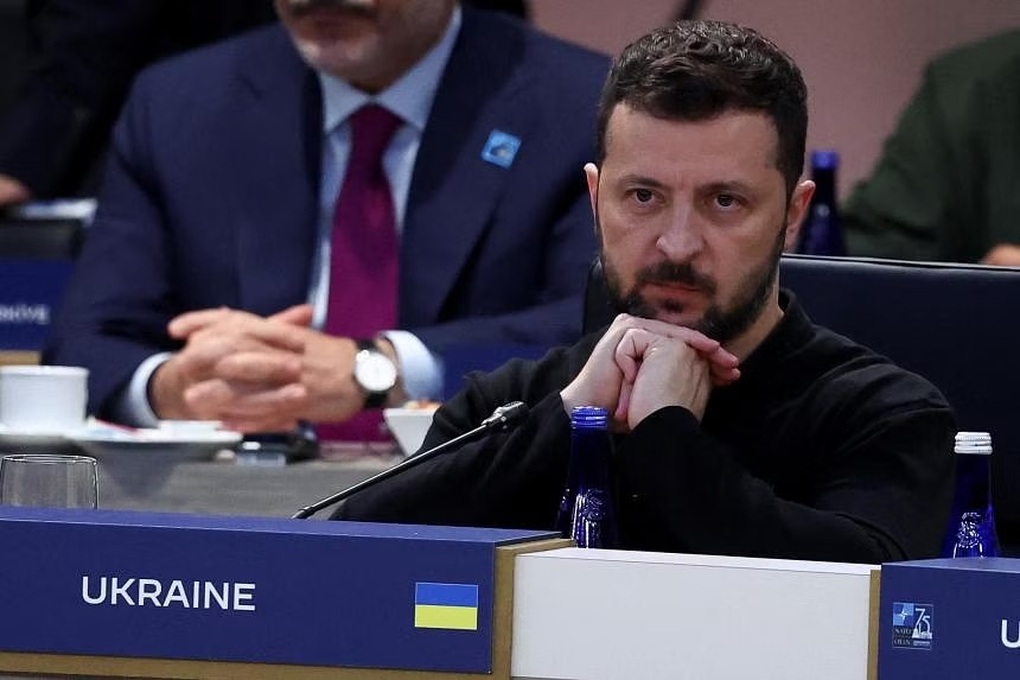 Ukraine kêu gọi NATO cởi trói hoàn toàn cho vũ khí viện trợ - 1 Ukraine kêu gọi NATO cởi trói hoàn toàn cho vũ khí viện trợ - 1