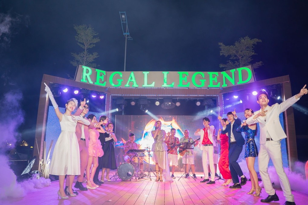 Du khách thập phương đổ về Regal Legend dịp lễ 2/9 - 6 Du khách thập phương đổ về Regal Legend dịp lễ 2/9 - 6