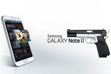 Cảnh sát thoát chết may mắn nhờ smartphone đỡ giúp viên đạn