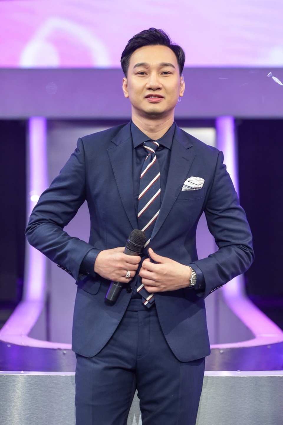 Hari Won bị trêu chọc: “Cưới người đàn ông hay khóc nhất showbiz” - 7 Hari Won bị trêu chọc: “Cưới người đàn ông hay khóc nhất showbiz” - 7