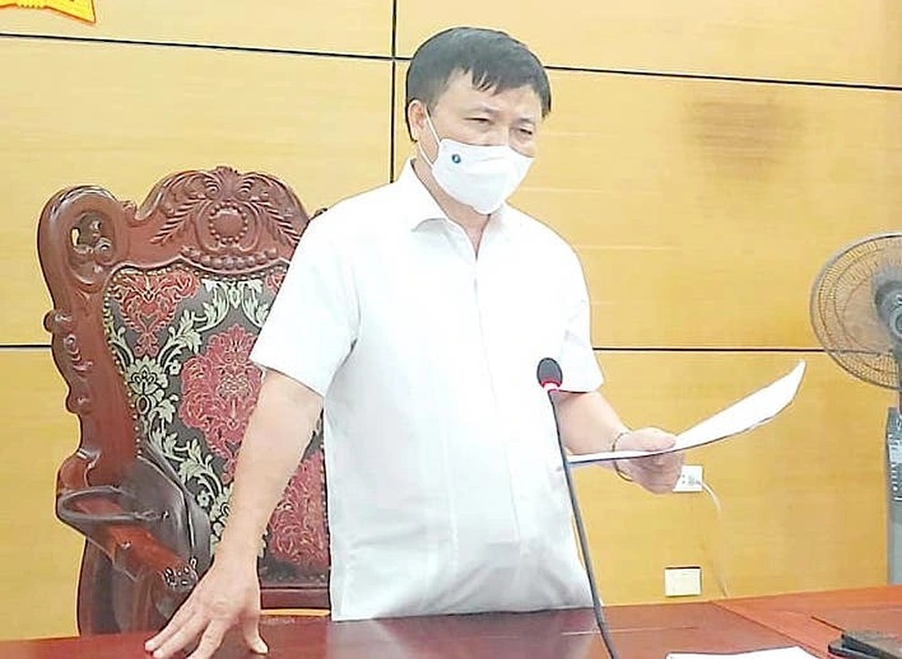 Nhiều cán bộ bị đình chỉ công tác vì lơ là chống dịch Covid-19 - 3 Nhiều cán bộ bị đình chỉ công tác vì lơ là chống dịch Covid-19 - 3