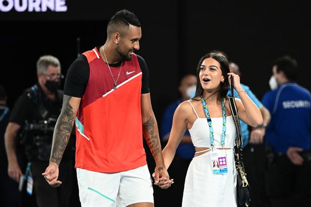 Bạn gái xinh đẹp xúc động khi Nick Kyrgios vào chung kết Wimbledon - 1 Bạn gái xinh đẹp xúc động khi Nick Kyrgios vào chung kết Wimbledon - 1