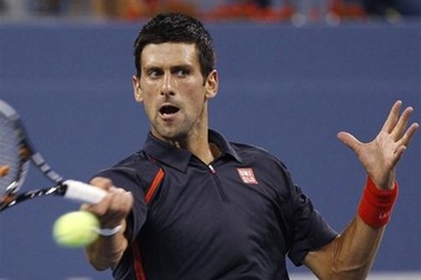 Novak Djokovic “thần tốc” bước qua vòng đầu