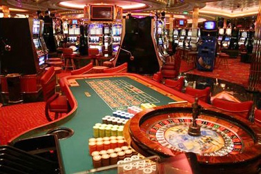 Cân nhắc kỹ cho phép người Việt vào chơi casino