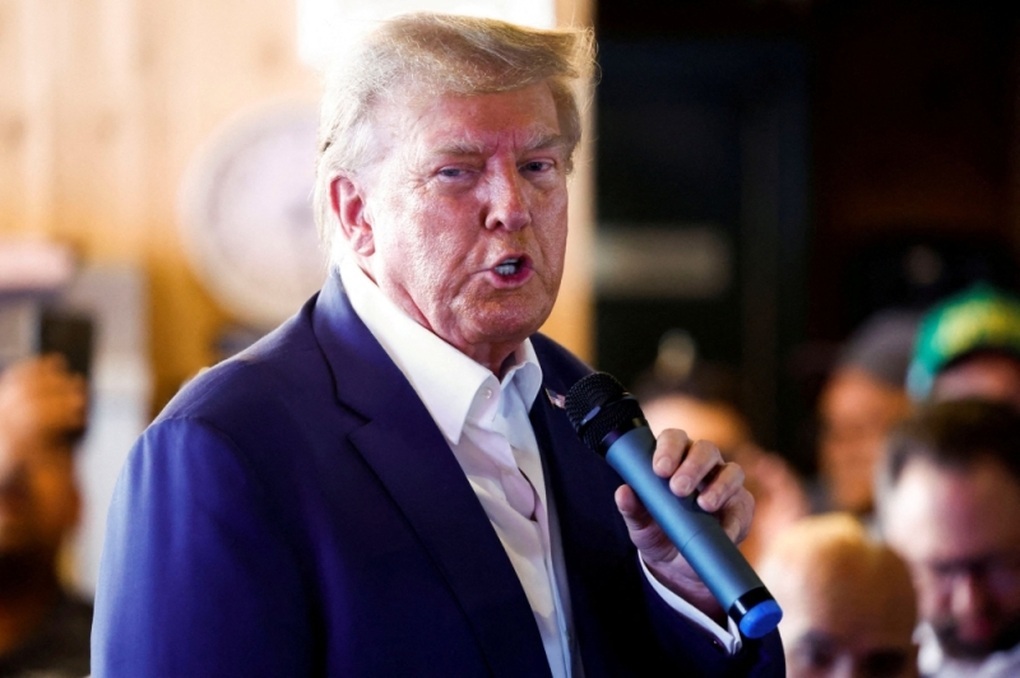 Ông Trump đến trình diện tại nhà tù bang Georgia - 1 Ông Trump đến trình diện tại nhà tù bang Georgia - 1