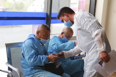 Nhu cầu xuất khẩu tăng mạnh, hàng hóa ùn ứ tại cửa khẩu Kim Thành