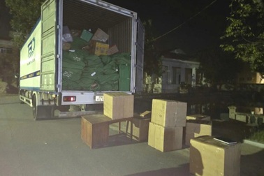 Xe tải chở lượng lớn thuốc tây không rõ nguồn gốc, trị giá hàng tỷ đồng