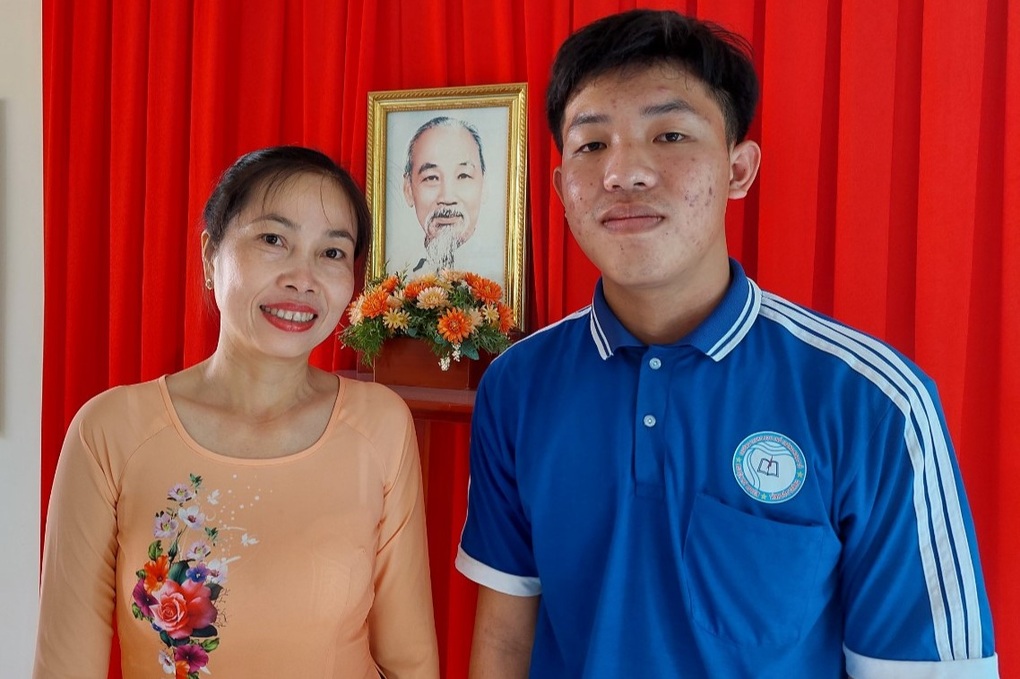 Nam sinh trường làng ẵm giải nhì quốc gia môn lịch sử - 2 Nam sinh trường làng ẵm giải nhì quốc gia môn lịch sử - 2