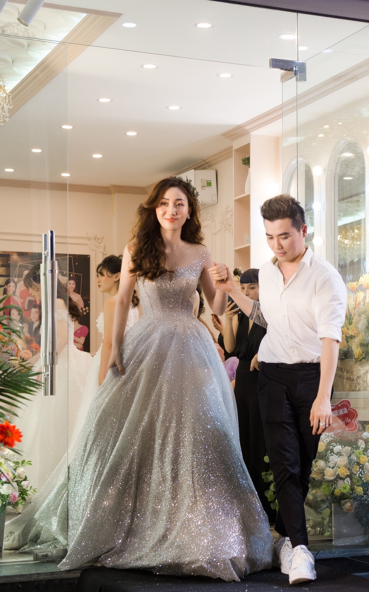 Khuyên Ngọc Hà biết cách giữ trái tim Công Lý, Thuỵ Vân và em họ càng thân - 13 Khuyên Ngọc Hà biết cách giữ trái tim Công Lý, Thuỵ Vân và em họ càng thân - 13