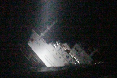 Đài Loan: Tàu nghiên cứu biển bị lật, 8 người mất tích