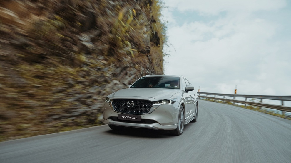 Mazda CX-8 SUV thiết kế thế hệ mới sang trọng và đẳng cấp, giá bán dưới 1 tỷ đồng - 1 Mazda CX-8 SUV thiết kế thế hệ mới sang trọng và đẳng cấp, giá bán dưới 1 tỷ đồng - 1