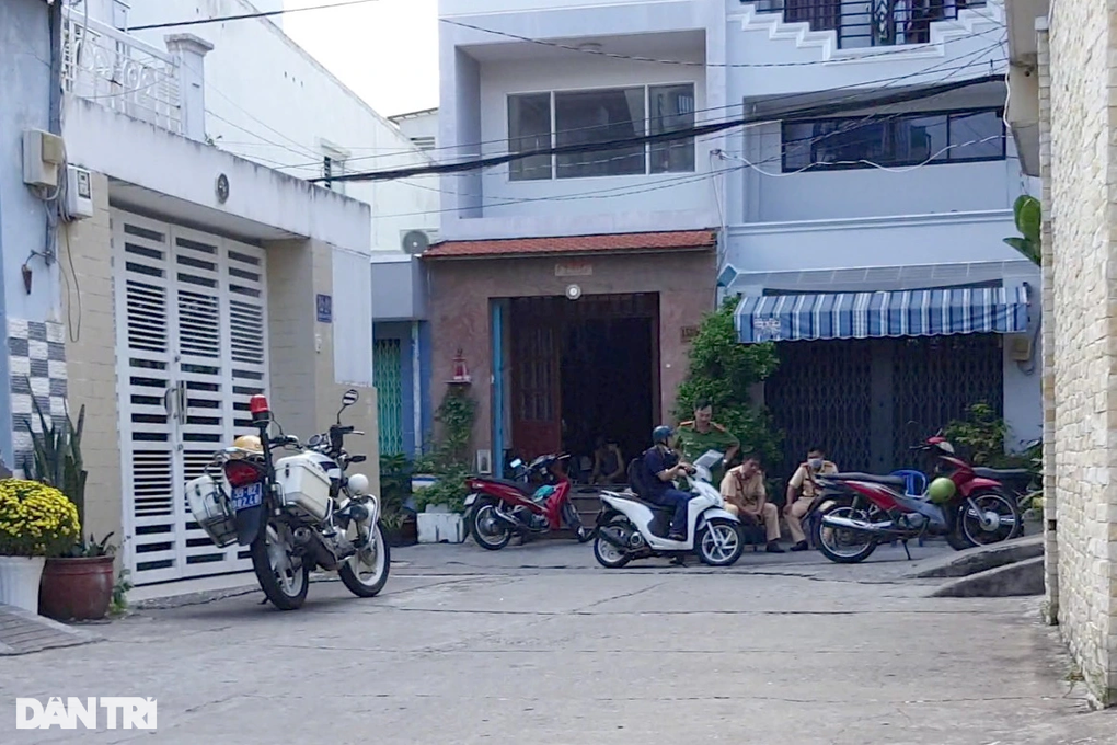 Bé gái 6 tháng tuổi tử vong bất thường trong căn nhà ở TPHCM - 1 Bé gái 6 tháng tuổi tử vong bất thường trong căn nhà ở TPHCM - 1