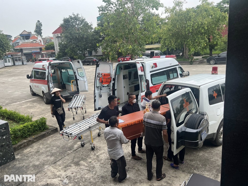 Vụ lật tàu ở Hạ Long: Nhóm 15 người du lịch chỉ còn một nạn nhân sống sót - 1