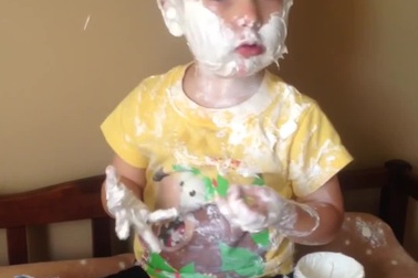 Những trò nghịch ngợm siêu cấp của trẻ con khiến bố mẹ phải “khóc thét”!