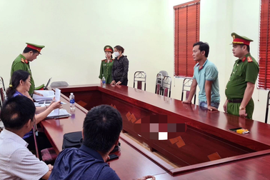 Bắt hai vợ chồng chiếm đoạt tiền tỷ khi mua chung đất