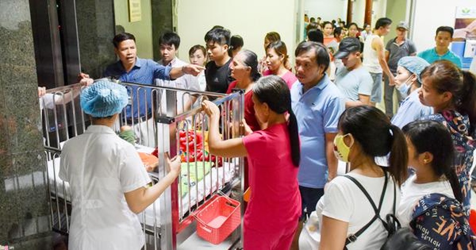 Giải pháp thoát khỏi nỗi ám ảnh kháng sinh và nhập viện mùa bệnh hô hấp - 1