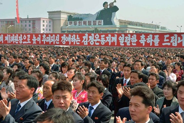 Biển người mừng lãnh đạo Kim Jong-un tái đắc cử