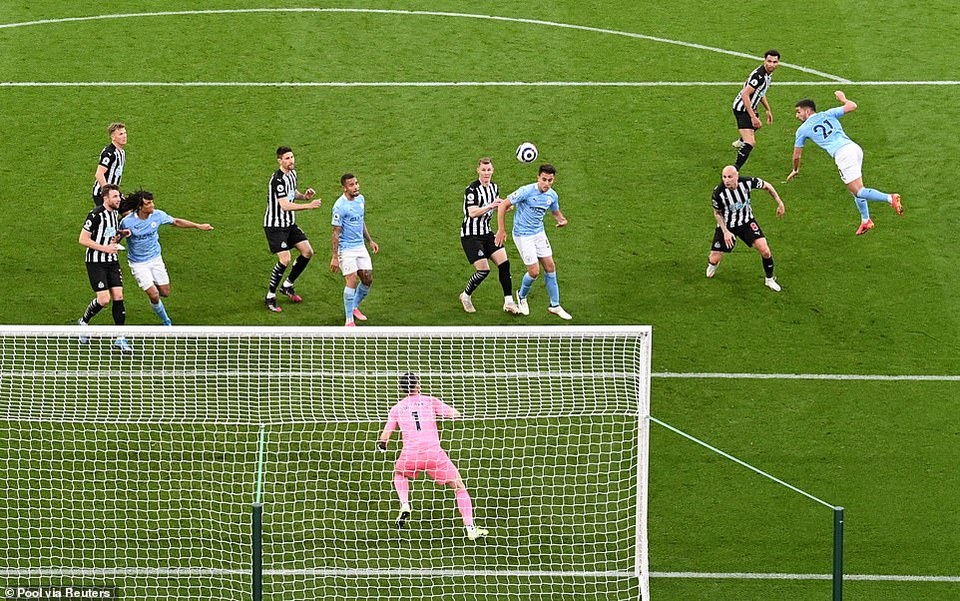 Ferran Torres lập hattrick trong chiến thắng nghẹt thở của Man City - 8 Ferran Torres lập hattrick trong chiến thắng nghẹt thở của Man City - 8
