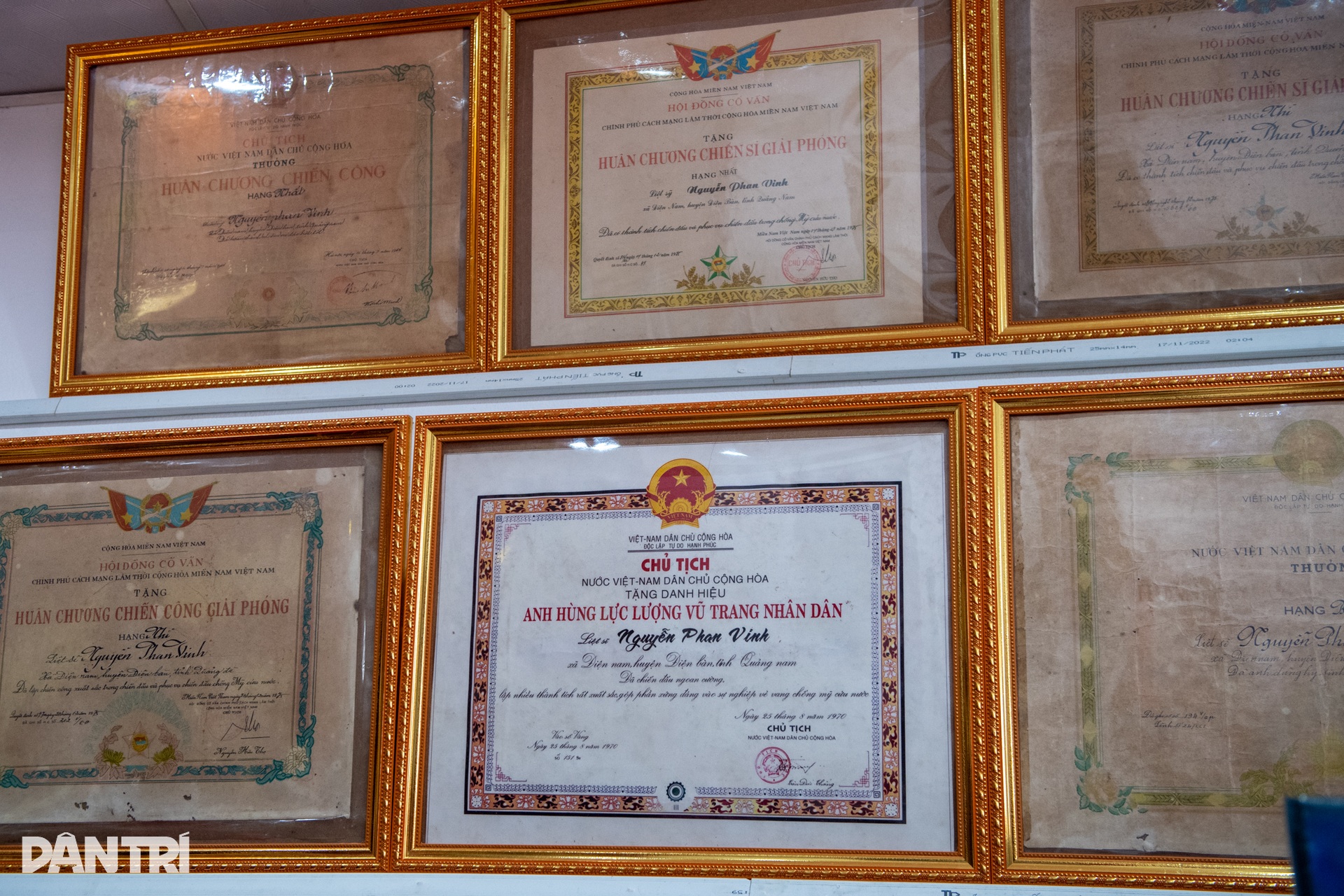 Khắc ghi công lao Mẹ Việt Nam Anh hùng và vị thuyền trưởng tàu không số - 15 Khắc ghi công lao Mẹ Việt Nam Anh hùng và vị thuyền trưởng tàu không số - 15