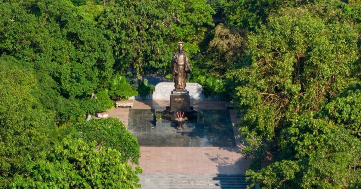 View - Hiện trạng vườn hoa Lý Thái Tổ sắp được quận Hoàn Kiếm cải tạo | Báo Dân trí