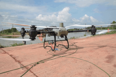 Cận cảnh drone xuyên tâm lũ Bắc Ninh tiếp tế đường không cho thôn cô lập
