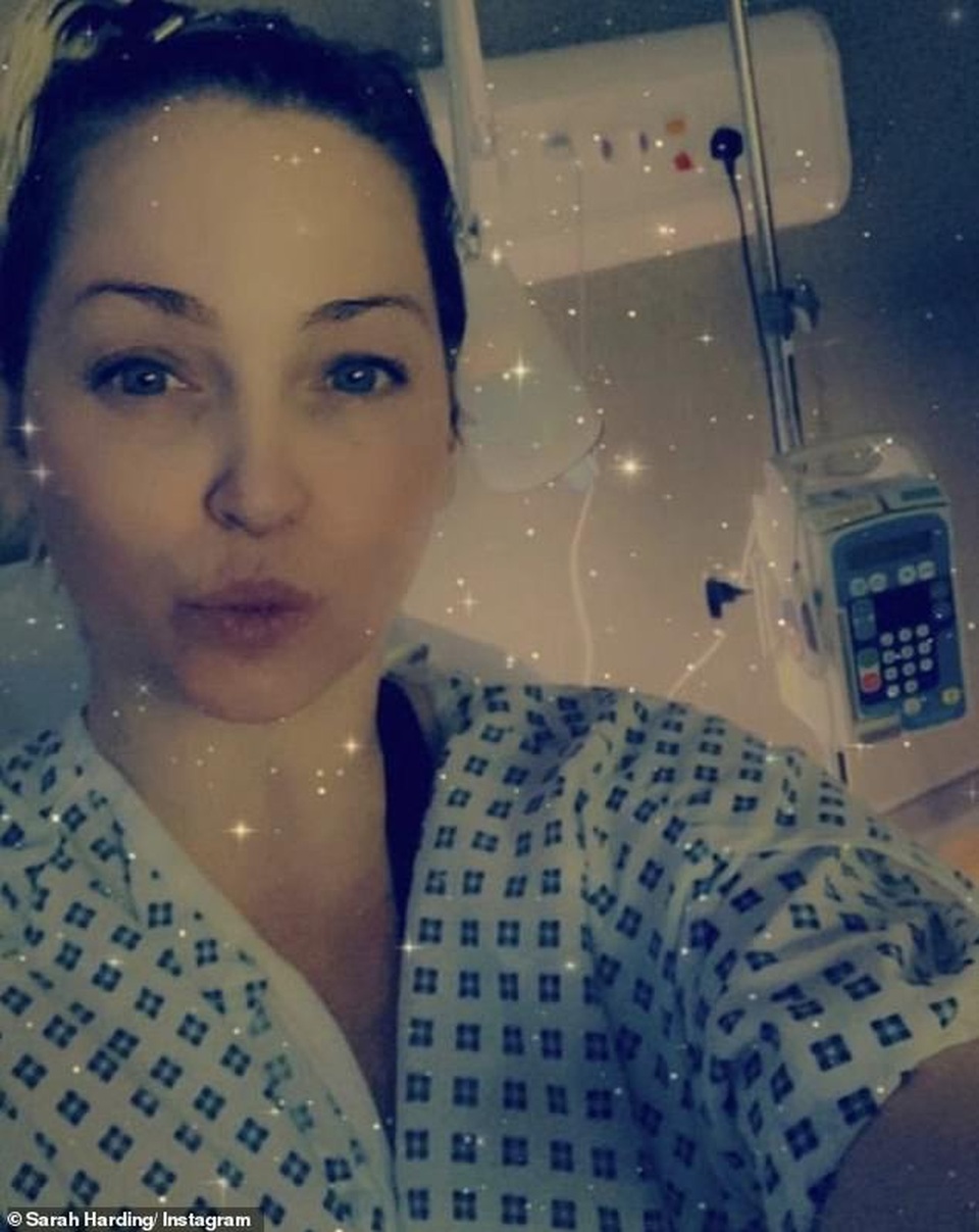 Ca sĩ gợi cảm Sarah Harding đang chiến đấu với bệnh ung thư vú - 2 Ca sĩ gợi cảm Sarah Harding đang chiến đấu với bệnh ung thư vú - 2
