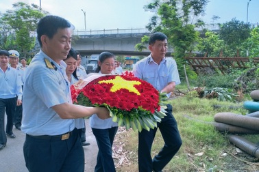 Xúc động lễ giỗ chung của 64 liệt sĩ Gạc Ma