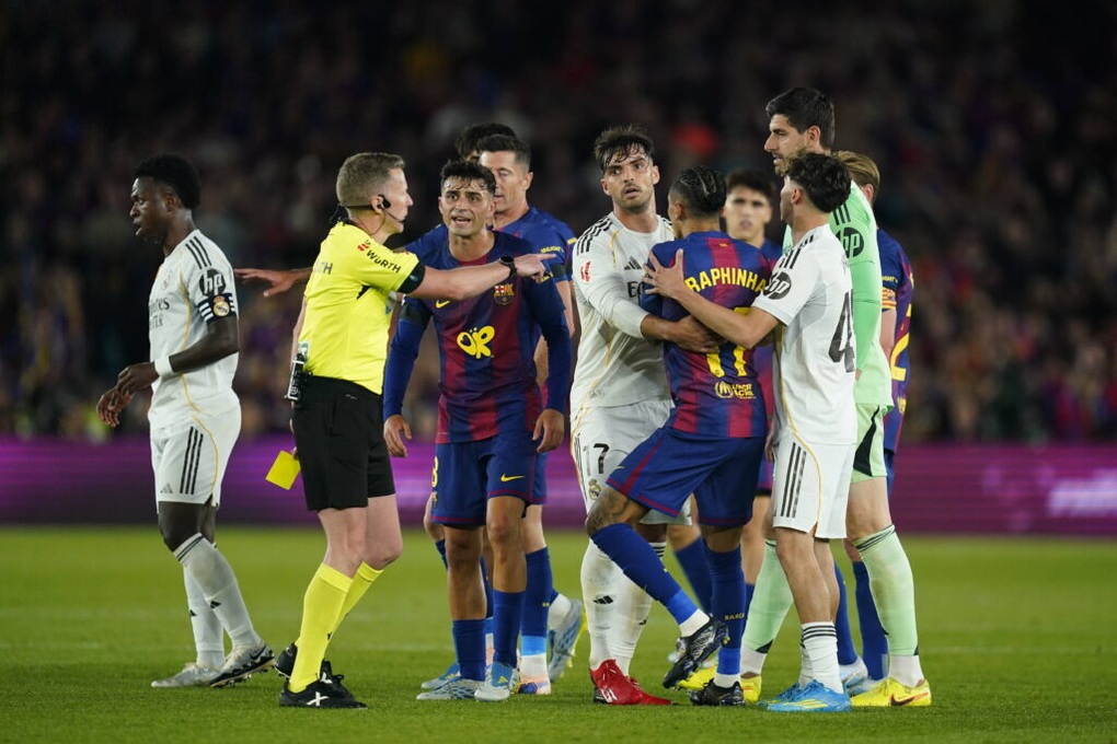 Đánh bại Real Madrid, Barcelona lên ngôi vô địch La Liga - 2