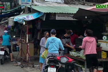 Rau xanh ở chợ tăng "phi mã", dưa leo 80.000 đồng/kg