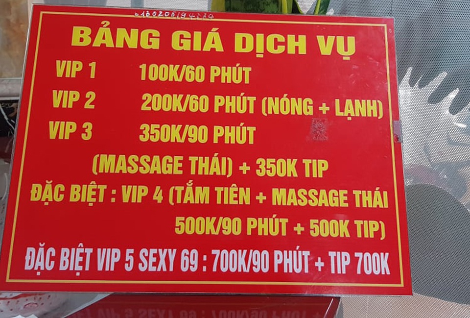Nữ tiếp viên 17 tuổi kích dục cho khách trong tiệm massage - 2
