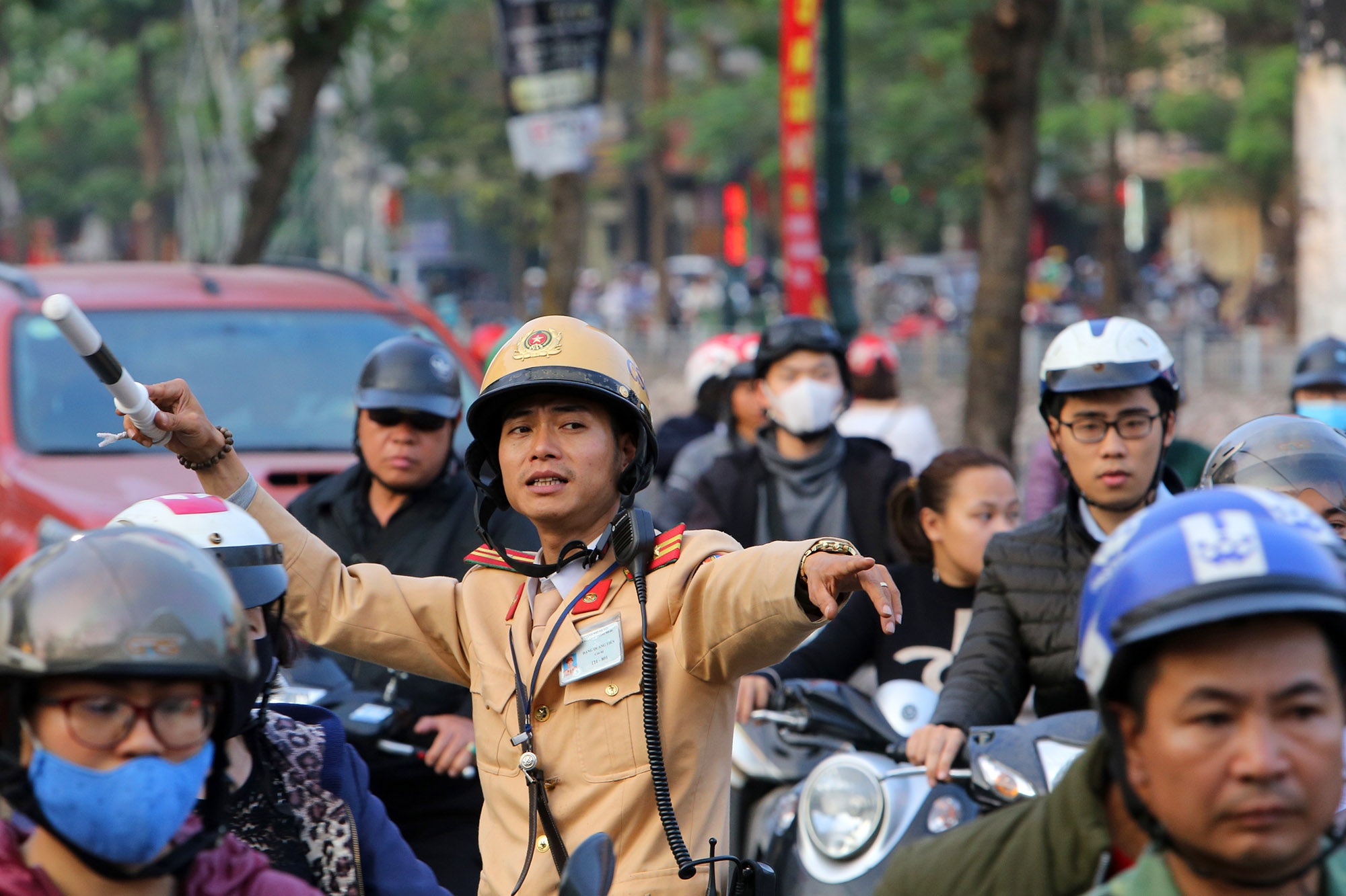 Hà Nội: Đường phố giáp Tết kẹt cứng - 4 Hà Nội: Đường phố giáp Tết kẹt cứng - 4