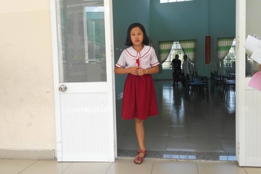 Cảm phục cô học trò một chân