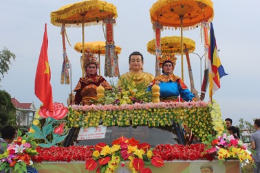 Hàng vạn người tham gia Đại lễ rước Ngọc Xá Lợi phật