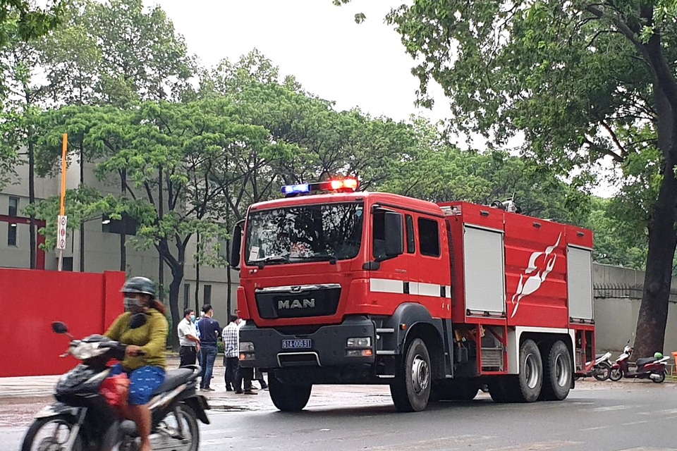 Ngộ độc khí gas, gần 100 công nhân ngất xỉu - 2 Ngộ độc khí gas, gần 100 công nhân ngất xỉu - 2