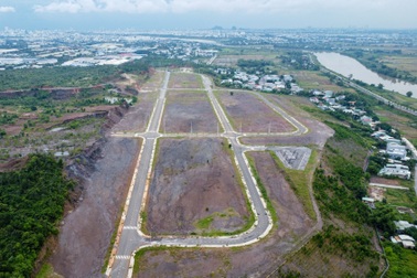 Cụm công nghiệp trăm tỷ “kẹt” đường vào, dê chạy tung tăng