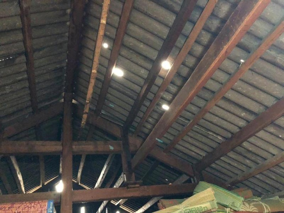Mưa đá kèm giông lốc gây thiệt hại nhà cửa, hoa màu - 1 Mưa đá kèm giông lốc gây thiệt hại nhà cửa, hoa màu - 1
