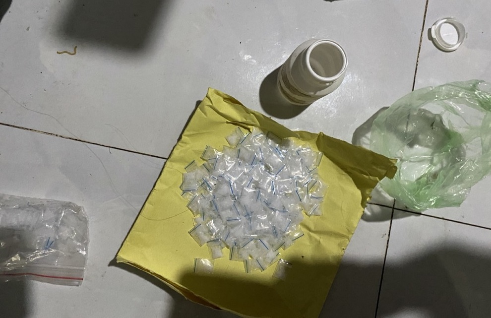 Bố mẹ cùng 3 con tổ chức mua bán trái phép chất ma túy - 2 Bố mẹ cùng 3 con tổ chức mua bán trái phép chất ma túy - 2