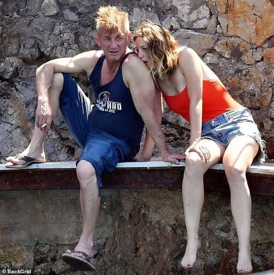 Nam diễn viên 60 tuổi Sean Penn kết hôn với bạn gái 9X - 6 Nam diễn viên 60 tuổi Sean Penn kết hôn với bạn gái 9X - 6