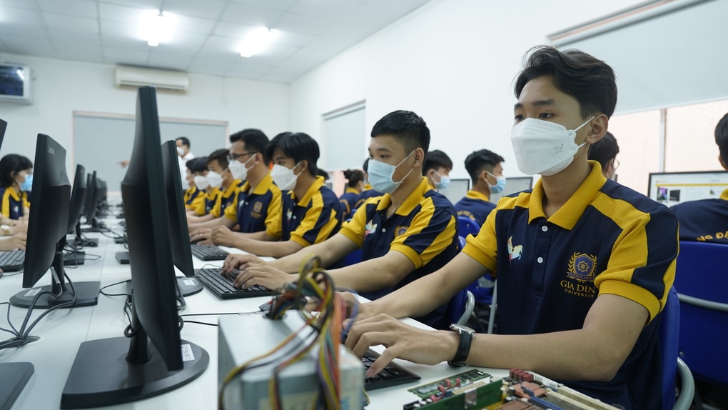 Trường đầu tiên cho nghỉ lễ 7 ngày, học trực tuyến một tuần tiếp theo - 2 Trường đầu tiên cho nghỉ lễ 7 ngày, học trực tuyến một tuần tiếp theo - 2
