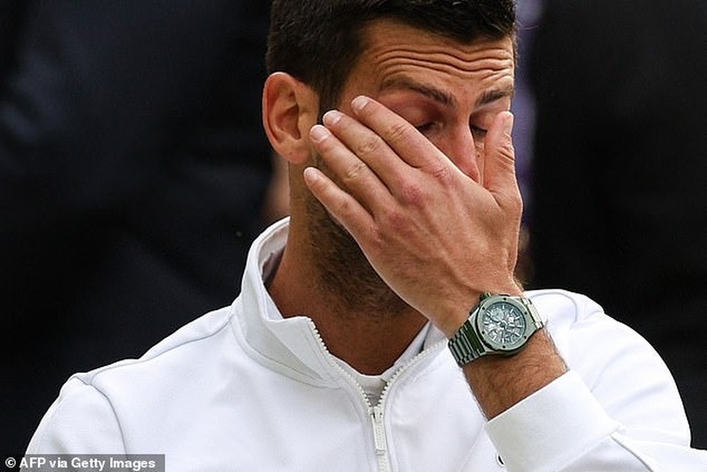 Djokovic lập kỷ lục buồn ở Grand Slam, đập nát vợt khi thua Alcaraz - 3 Djokovic lập kỷ lục buồn ở Grand Slam, đập nát vợt khi thua Alcaraz - 3