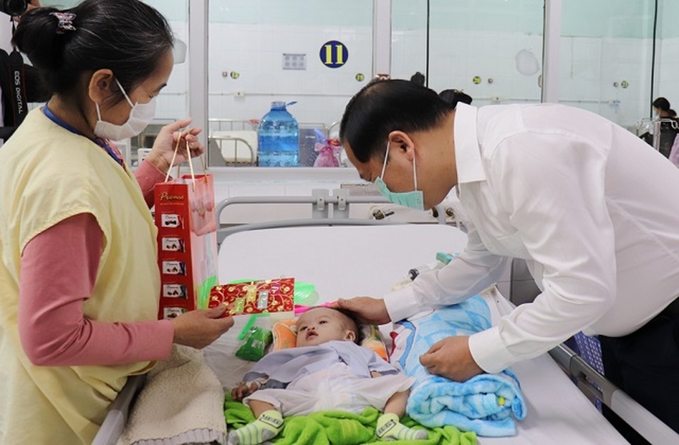 Bác sĩ xác định không nghỉ Tết - 2 Bác sĩ xác định không nghỉ Tết - 2