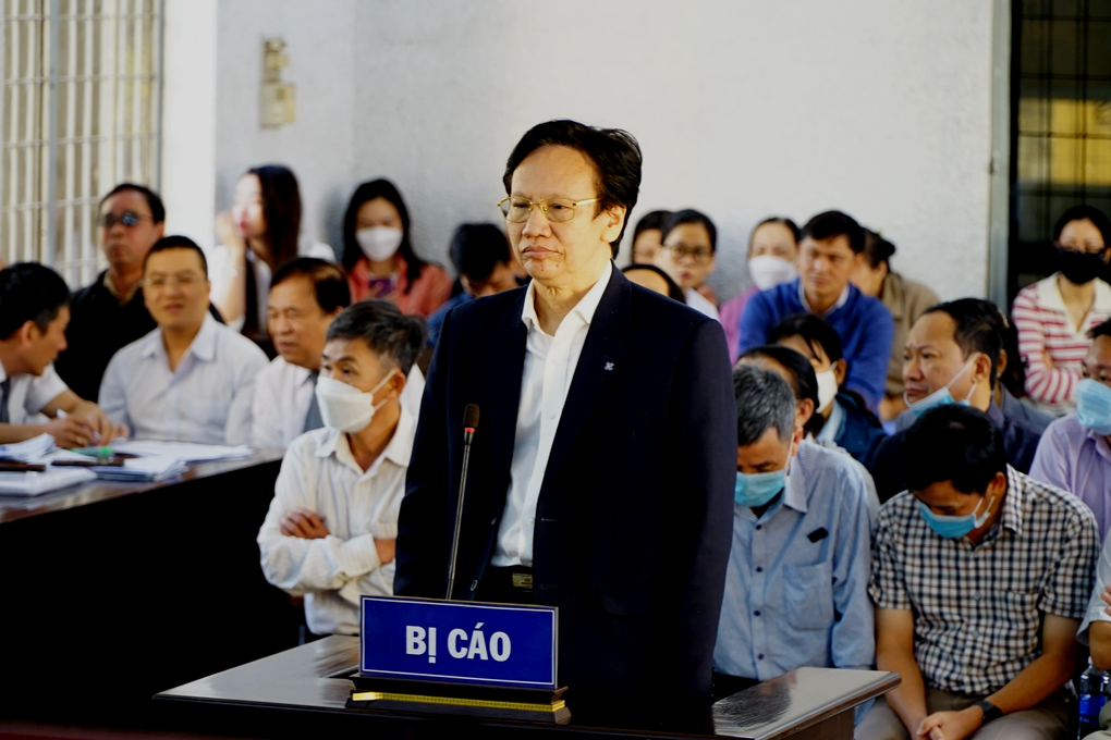 Cựu Giám đốc Sở Y tế Đắk Lắk bị đề nghị đến 4 năm tù - 1 Cựu Giám đốc Sở Y tế Đắk Lắk bị đề nghị đến 4 năm tù - 1